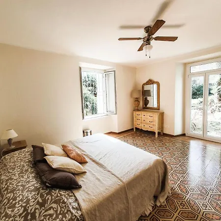 Limone Apartment-